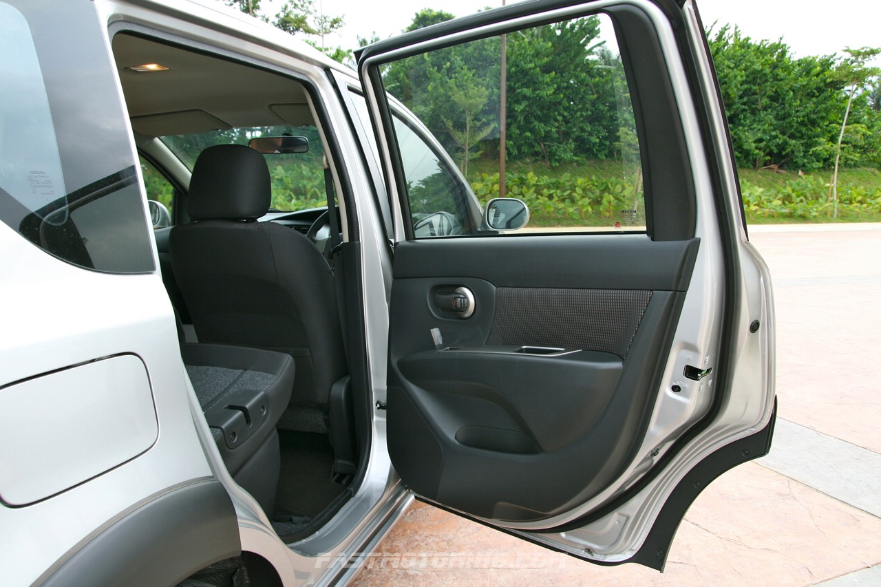 Reviews on nissan livina x-gear #6