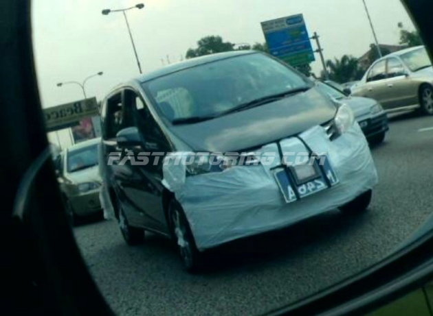 Honda Freed Spotted at Federal Highway