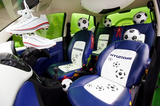 2135  630xfloat=center hyundai i10 football cars 5 Hyundai i10  World Cup 2010 Cars