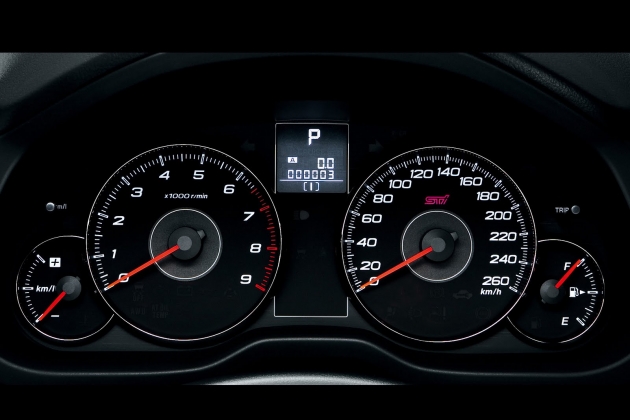 subaru-legacy-b4-25gt-ts-21