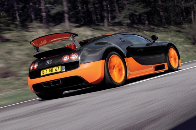 3132  630xfloat=center track02 Bugatti Veyron 16.4 Super Sport sets 431km/h Record