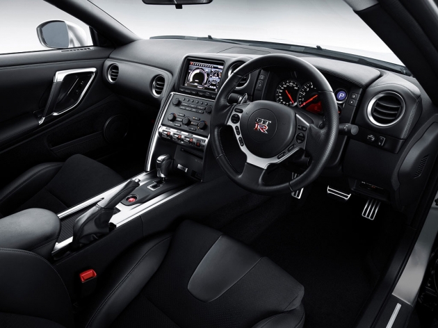 nissan_gtr_official_interior 4759 630xfloat= nissan gtr official interior 2012 Nissan GT R with 530hp (0 100km/h in 3 seconds)