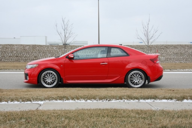 789  630xfloat= kia koup sx r  1 Kia Forte Koup SX with new R package in Canada