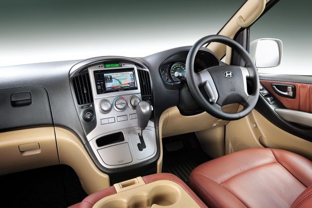 8125  630xfloat= gsr fl interior front New Hyundai Grand Starex Royale 2011