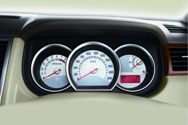 Nissan latio hatchback 1.6 price malaysia #8