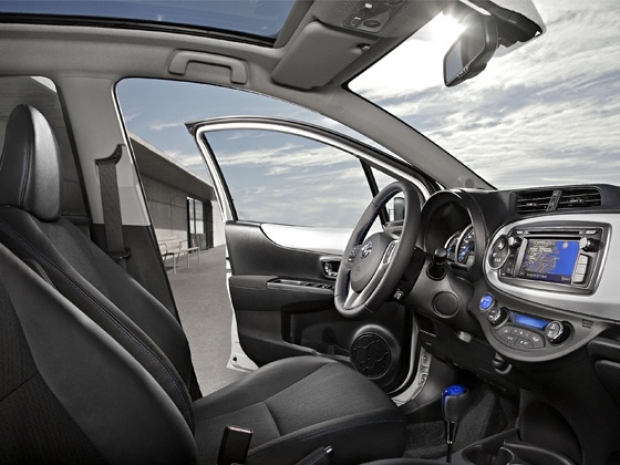 2013 Toyota Yaris Hybrid