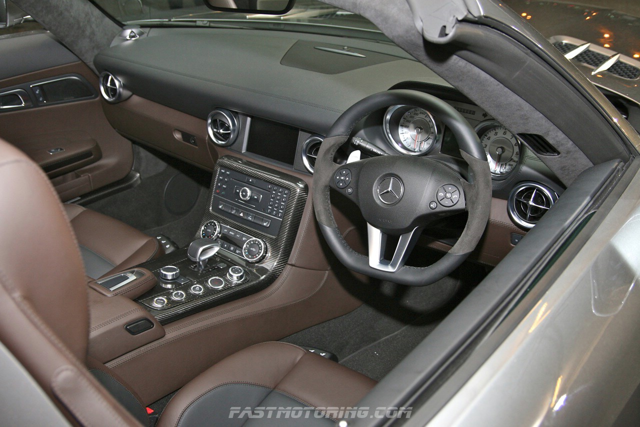 mercedes benz sls amg roadster in malaysia高清图片