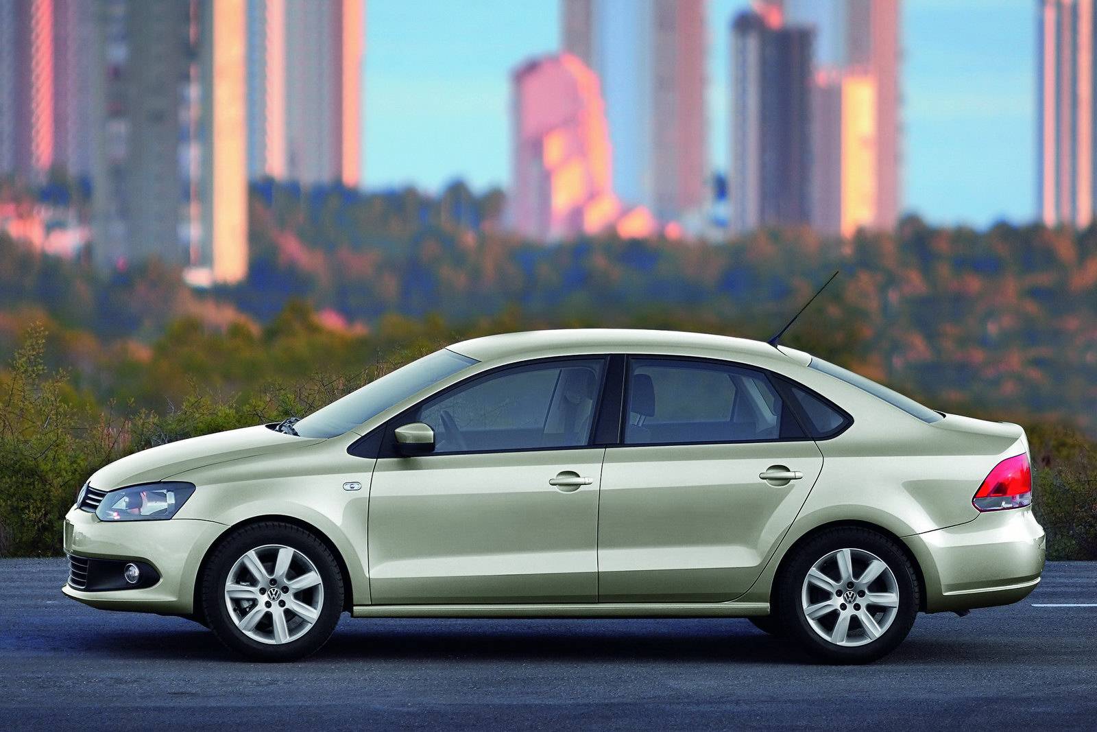 http://www.fastmotoring.com/wp-content/gallery/volkswagen-polo-sedan-2011/2011-volkswagen-polo-4.jpg