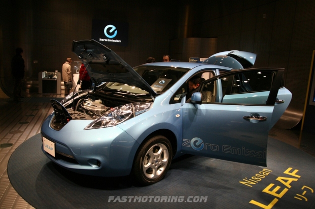 5930  630xfloat= img 9546 2011 Nissan Leaf at Nissan Gallery, Ginza   Tokyo