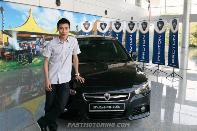 IMG 3705 630x419 Proton presents Inspira 2.0P to Datuk Lee Chong Wei