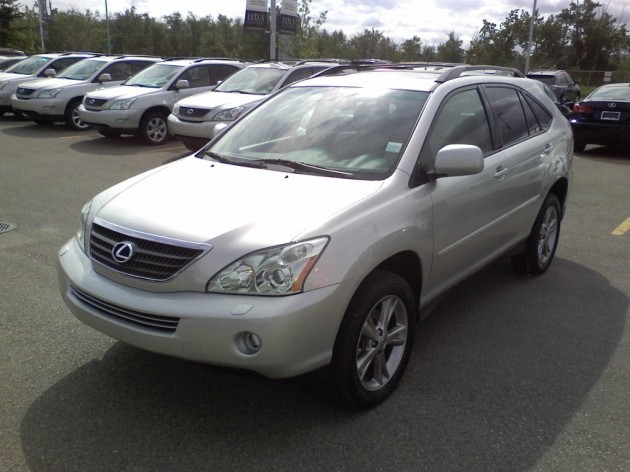 2007 lexus rx400h 630x472 Toyota to recall 82,200 vehicles in United States