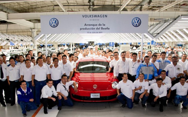 2012 volkswagen new beetle mexico plant puebla 1024x640 630x393 Volkswagen Starts Production of the 2012 Beetle in Mexico