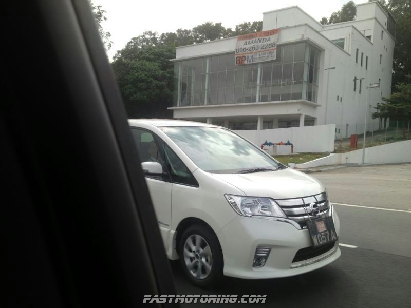 Nissan Serena 2012