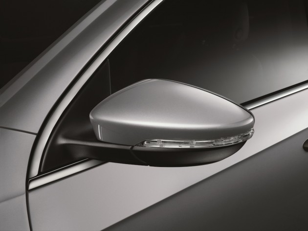 The Passat_Electric folding exterior mirrors