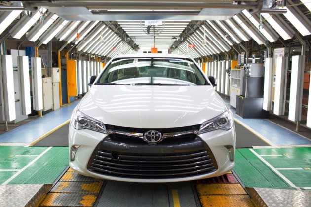 TOYOTA AUSTRALIA UNVEILS THE NEW-LOOK CAMRY