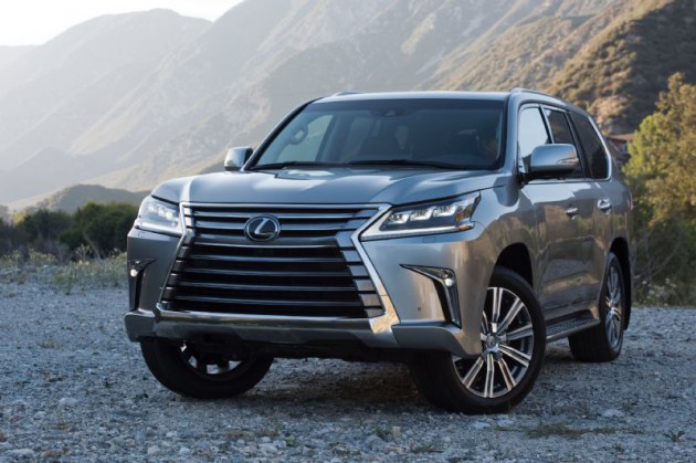 2016_Lexus_LX_570_002lr