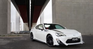 TOYOTA 86 BLACKLINE - PERFECT FOR THE RED LINE