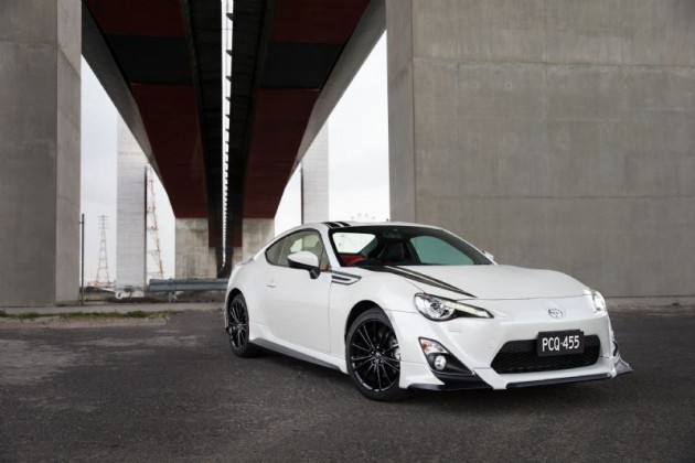 TOYOTA 86 BLACKLINE - PERFECT FOR THE RED LINE