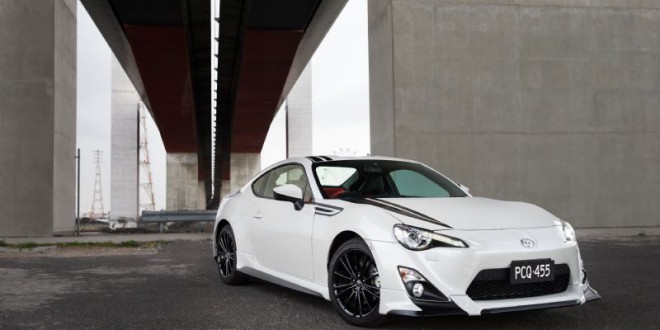 TOYOTA 86 BLACKLINE - PERFECT FOR THE RED LINE