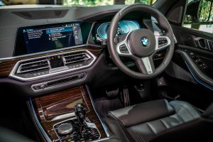 15-the-new-bmw-x5-xdrive45e-m-sport