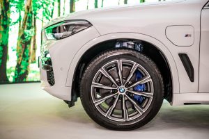 9-the-new-bmw-x5-xdrive45e-m-sport